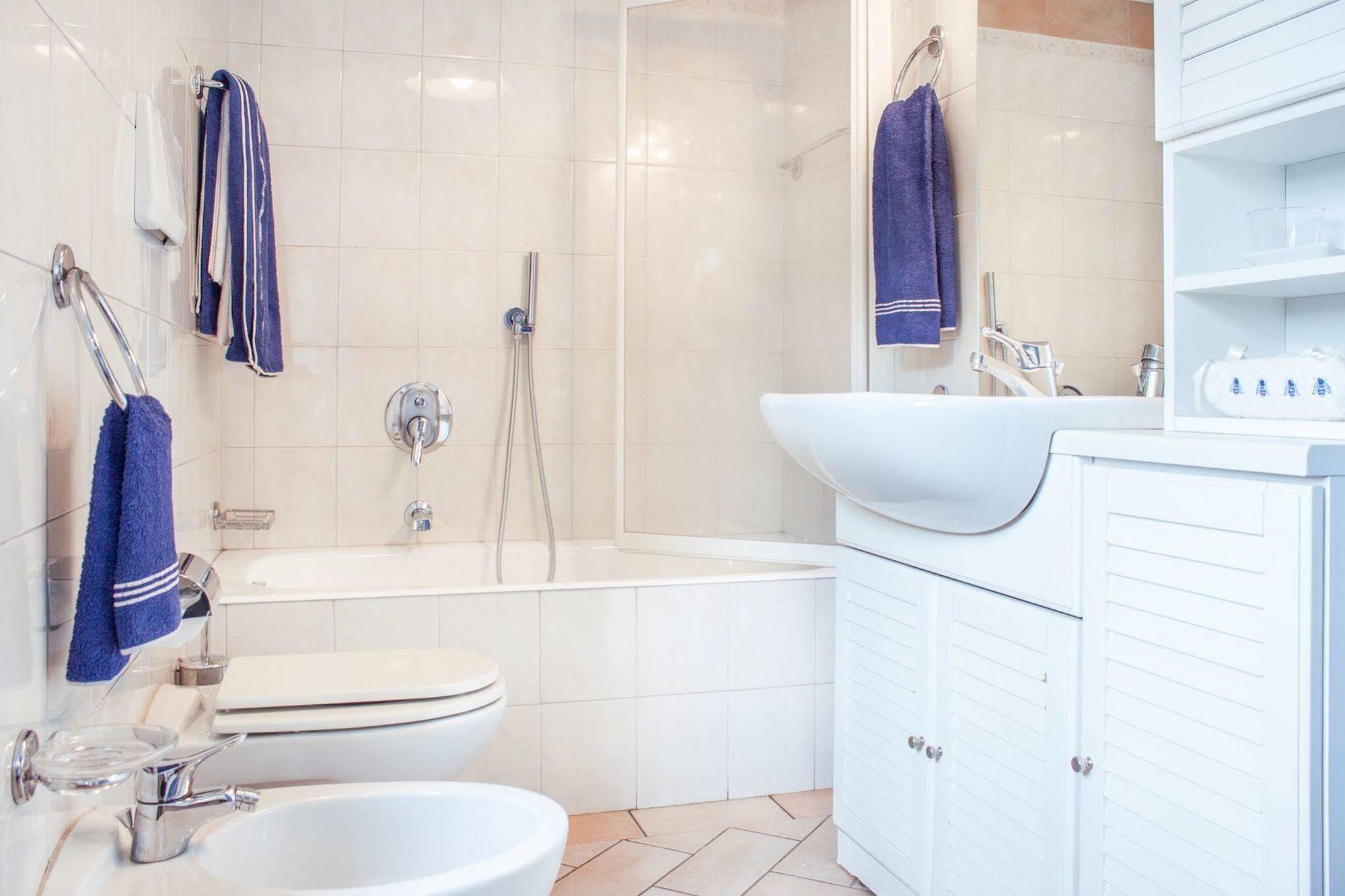 Casa La Viola Blu Bed & Breakfast Cernobbio Eksteriør bilde